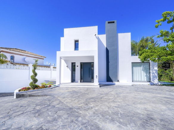 Nueva Andalucía – 5B Modern villa  – Turnkey