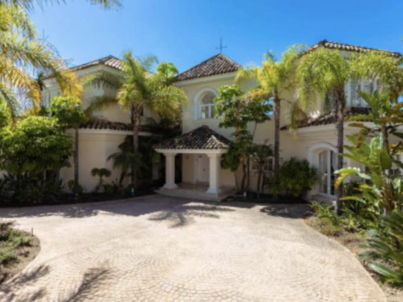 Benahavis  – 4B Luxury Villa – Sea Views
