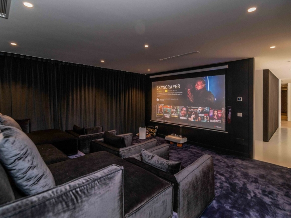 Puerto Banus  – 7B villa – Gated -Turn key
