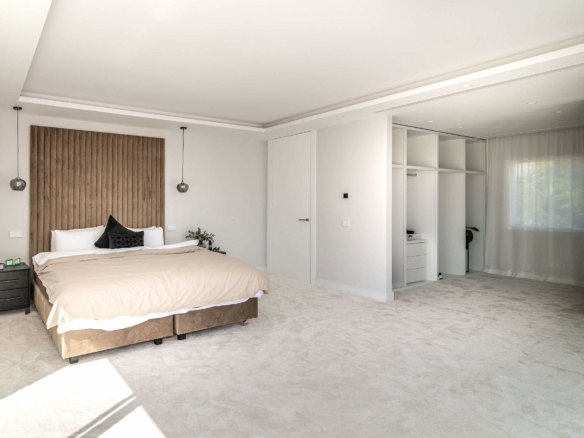 Puerto Banus  – 7B villa – Gated -Turn key