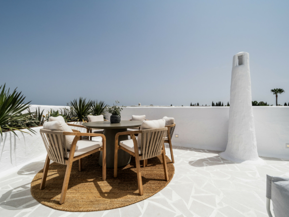 Golden Mile – 2B Duplex Penthouse  – Sea Views  – Turn Key