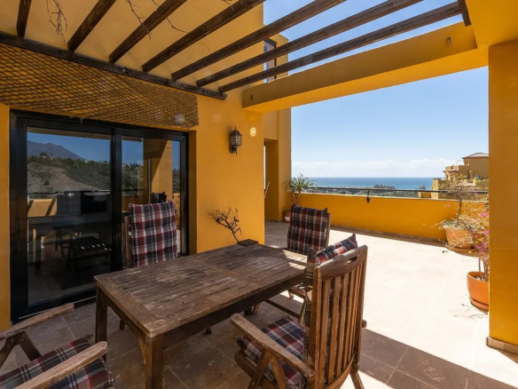 Bargain – Estepona – 3B Duplex Penthouse –  Sea views