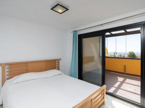 Bargain – Estepona – 3B Duplex Penthouse –  Sea views