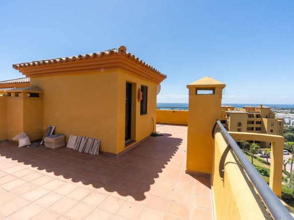 Bargain – Estepona – 3B Duplex Penthouse –  Sea views