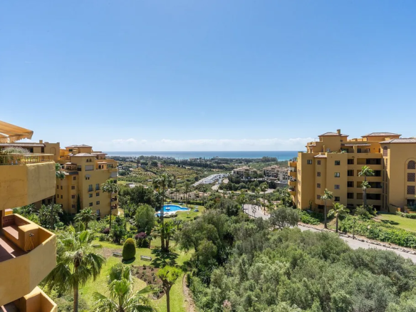 Bargain – Estepona – 3B Duplex Penthouse –  Sea views