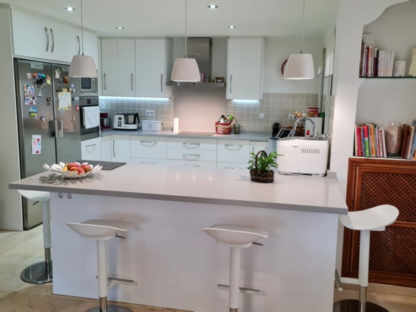 Bargain – Marbella – 3B Townhouse – Near Everything