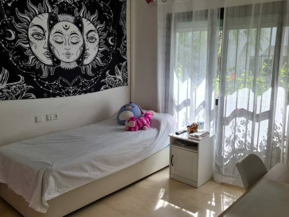 Bargain – Marbella – 3B Townhouse – Near Everything
