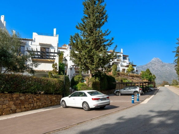 Golden Mile – 3B Penthouse  -South-facing – Tennis