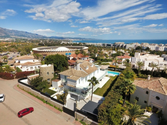 Puerto Banus  – 7B villa – Gated -Turn key