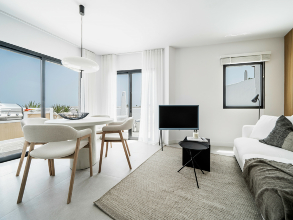 Golden Mile – 2B Duplex Penthouse  – Sea Views  – Turn Key