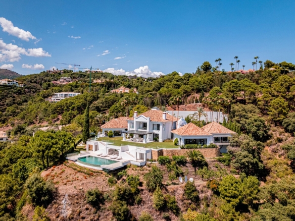 SOLD – La Zagaleta – 8B Classic Villa – Turnkey – Sea Views