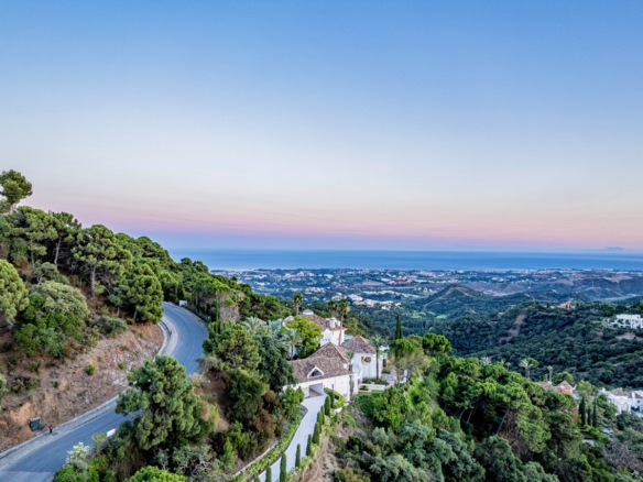SOLD – La Zagaleta – 8B Classic Villa – Turnkey – Sea Views