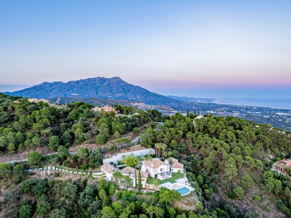 SOLD – La Zagaleta – 8B Classic Villa – Turnkey – Sea Views