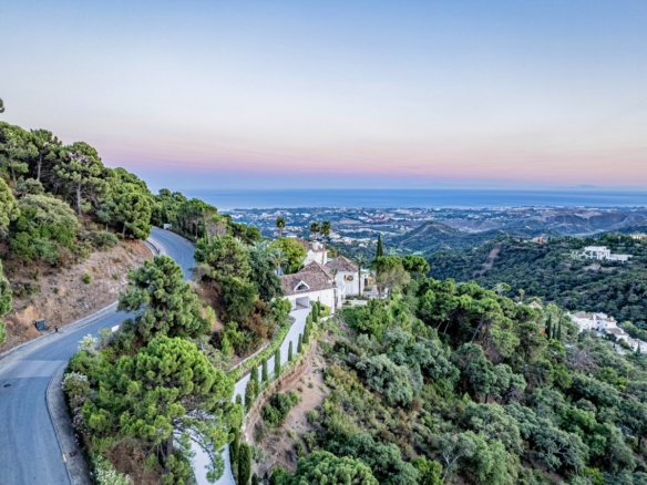 SOLD – La Zagaleta – 8B Classic Villa – Turnkey – Sea Views
