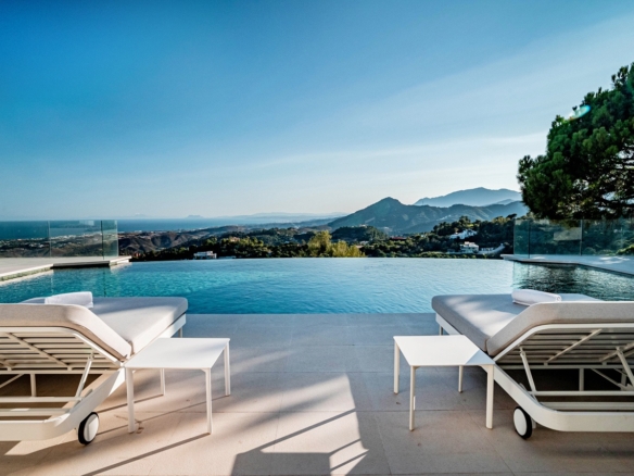 SOLD – La Zagaleta – 8B Classic Villa – Turnkey – Sea Views