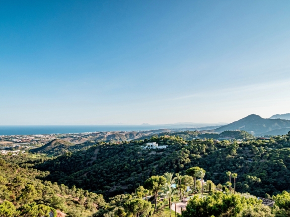 SOLD – La Zagaleta – 8B Classic Villa – Turnkey – Sea Views