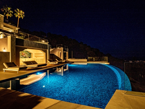 SOLD – La Zagaleta – 8B Classic Villa – Turnkey – Sea Views