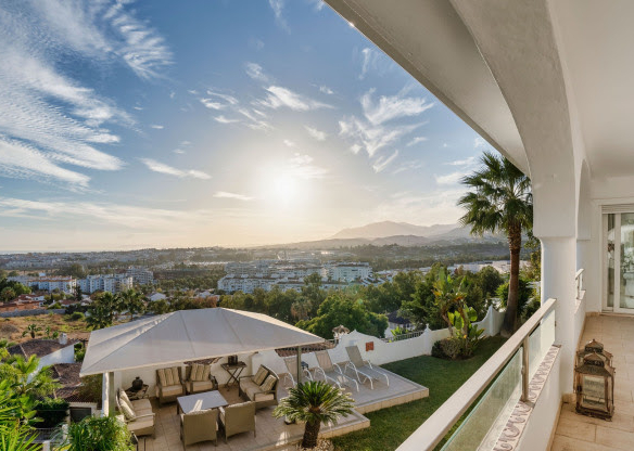 Nueva Andalucia – 4B Villa – Panoramic Views – To Reform