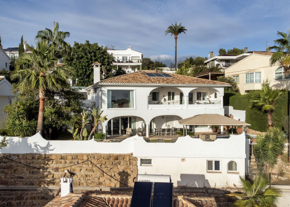 Nueva Andalucia – 4B Villa – Panoramic Views – To Reform