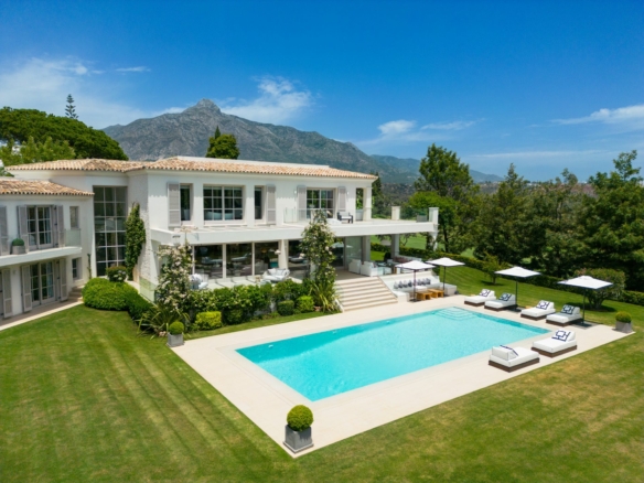 Nueva Andalucía – 6B Villa – 1st Line Golf