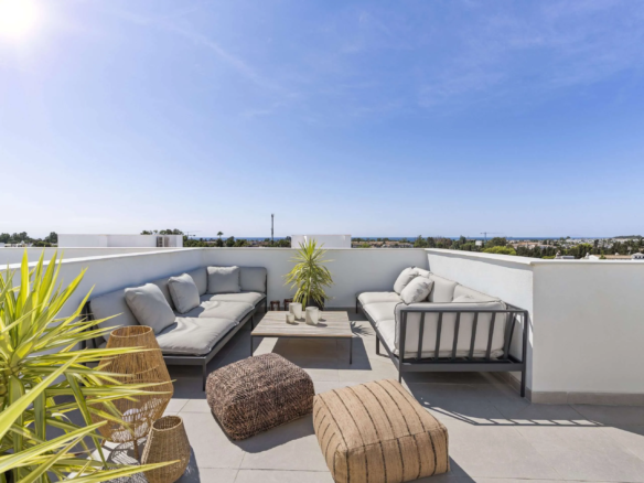 Nueva Andalucia -5B Townhouse -Near Everything