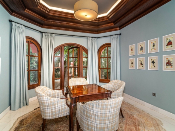 Golden mile (Marbella) – Palatial Mansion- 1st line Beach – For rent – Sleeps 26