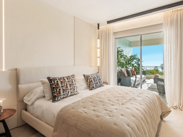 Golden Mile – 3B Apt – Sea Views – Gated -Turnkey