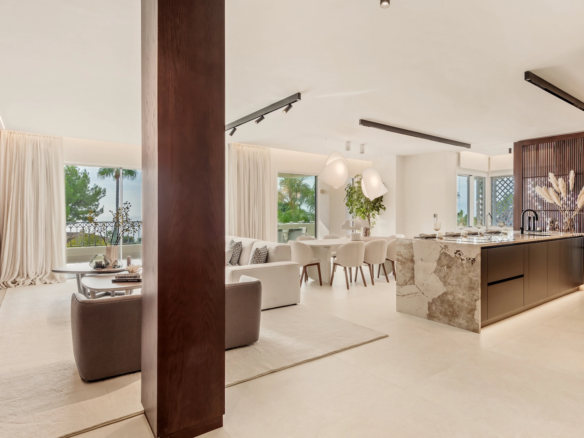 Golden Mile – 3B Apt – Sea Views – Gated -Turnkey