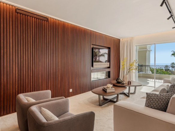 Golden Mile – 3B Apt – Sea Views – Gated -Turnkey