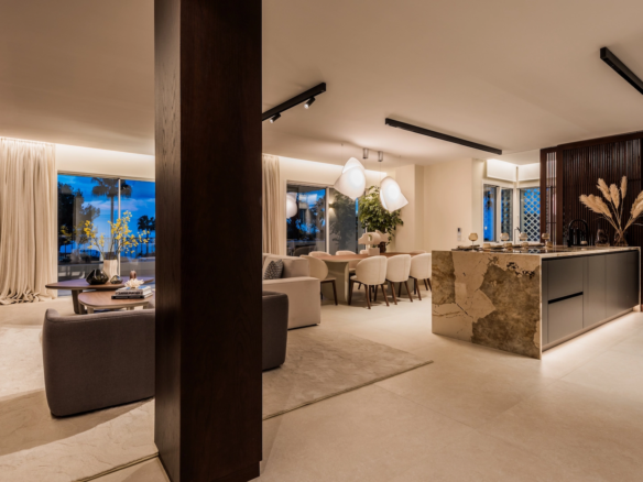 Golden Mile – 3B Apt – Sea Views – Gated -Turnkey