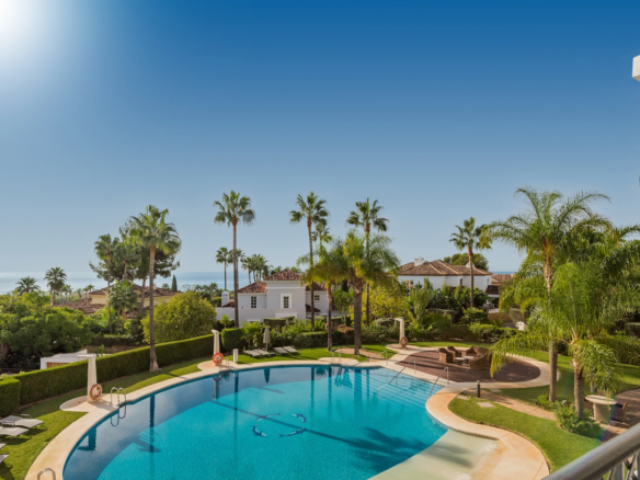Golden Mile – 3B Apt – Sea Views – Gated -Turnkey