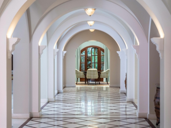 Golden mile (Marbella) – Palatial Mansion- 1st line Beach – For rent – Sleeps 26