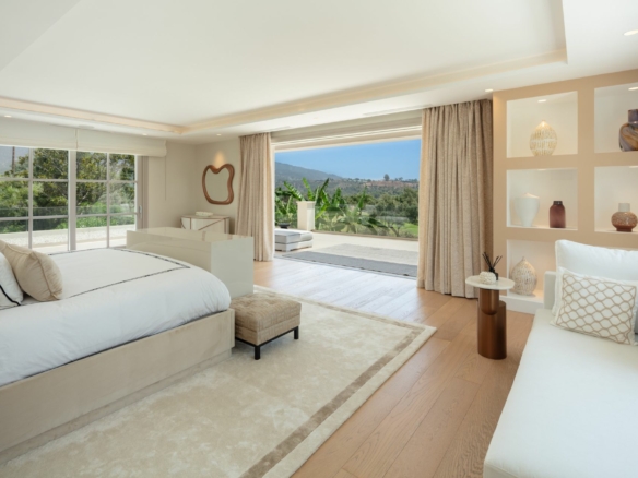 Nueva Andalucía – 6B Villa – 1st Line Golf