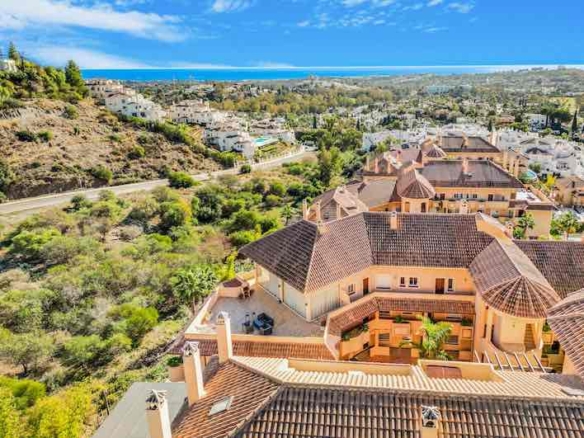 SOLD – Nueva Andalucía – 3B Penthouse – Sea Views – Turnkey