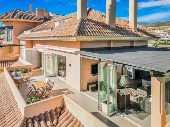 SOLD – Nueva Andalucía – 3B Penthouse – Sea Views – Turnkey