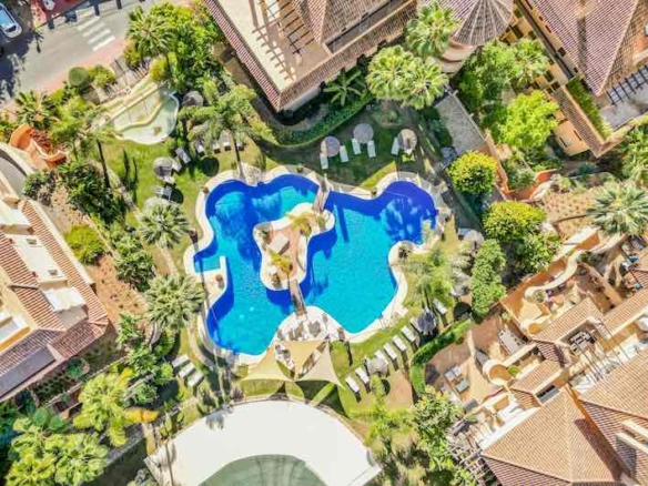 SOLD – Nueva Andalucía – 3B Penthouse – Sea Views – Turnkey