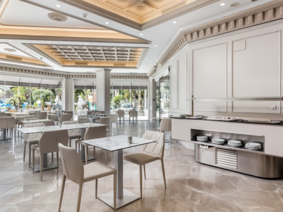 Puerto Banus – Hotel for sale  – 142 Keys  – Sea Views