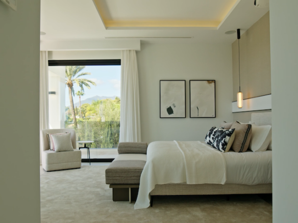 Golden Mile – Modern 5B Villa – Sea Views