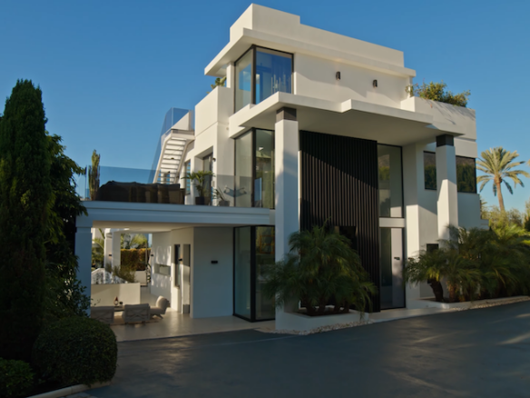 Golden Mile – Modern 5B Villa – Sea Views