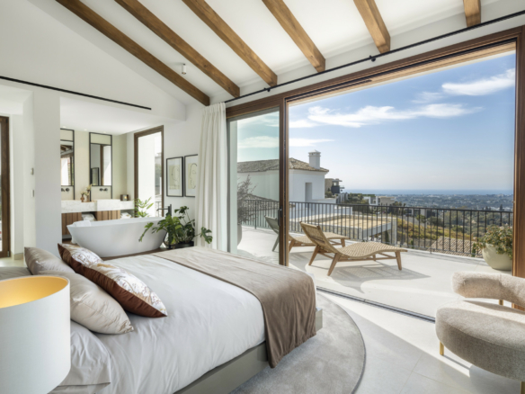SOLD – La Quinta – 5B Villa – Sea. Views – Gated -Turnkey