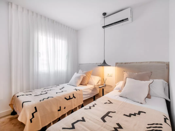 Aloha -4B Luxury Penthouse – Turnkey