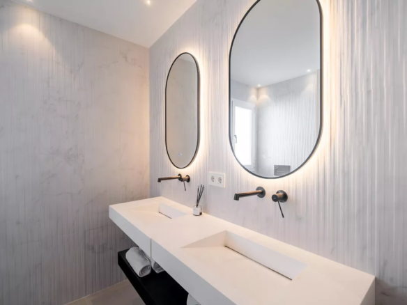 Aloha -4B Luxury Penthouse – Turnkey