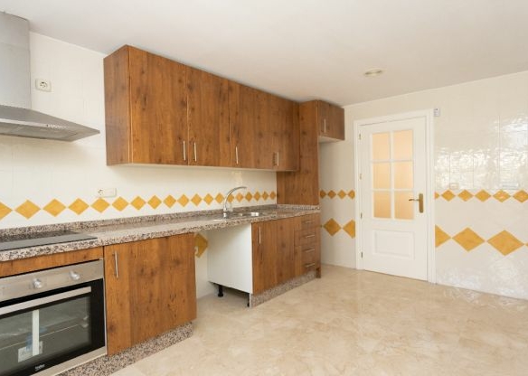 Bank repo -Marbella East 3B  – Near Golf & Sea