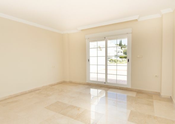 Bank repo -Marbella East 3B  – Near Golf & Sea
