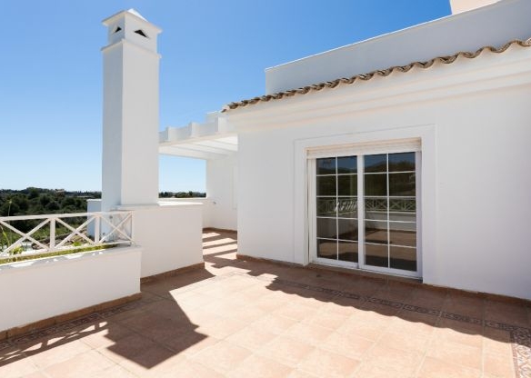 Bank repo -Marbella East 3B  – Near Golf & Sea