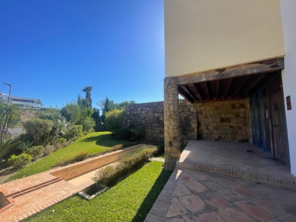 Benahavis – Villa – Commercial – Excl. Golf Area
