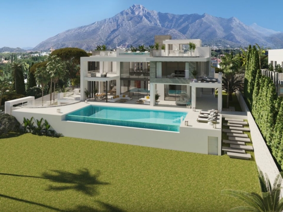 For Sale – Golden Mile – Modern 7B villa – Sea views 🌟