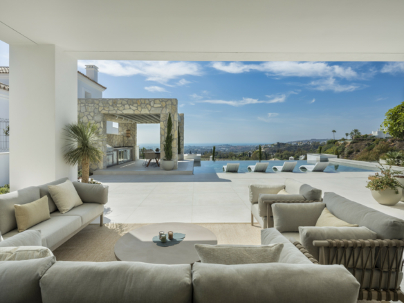SOLD – La Quinta – 5B Villa – Sea. Views – Gated -Turnkey