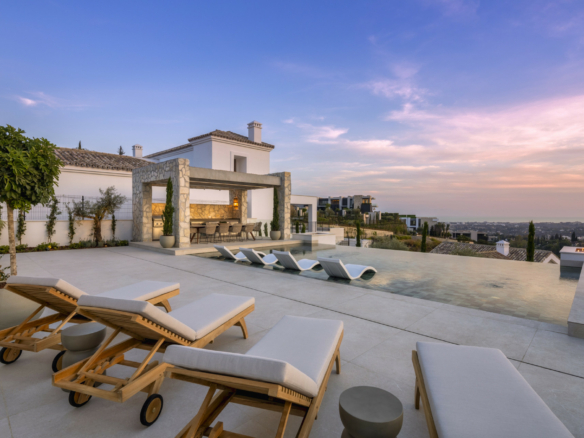 SOLD – La Quinta – 5B Villa – Sea. Views – Gated -Turnkey