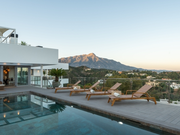 SOLD – Modern Villa in La Quinta Resort, Benahavís